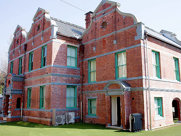平安女学院大学 明治館のオーディオガイド