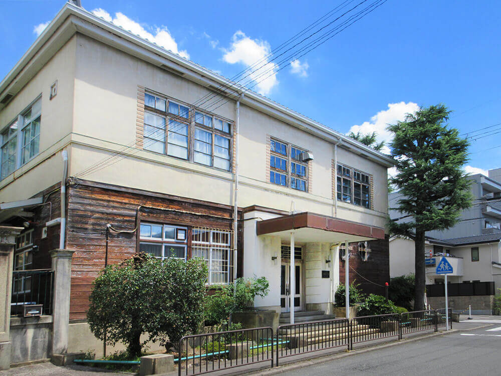 元西陣小学校外観