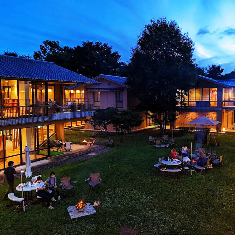 【パスポート特典】オリジナル缶バッジ&選べる特典プレゼント|宇多野ユースホステル