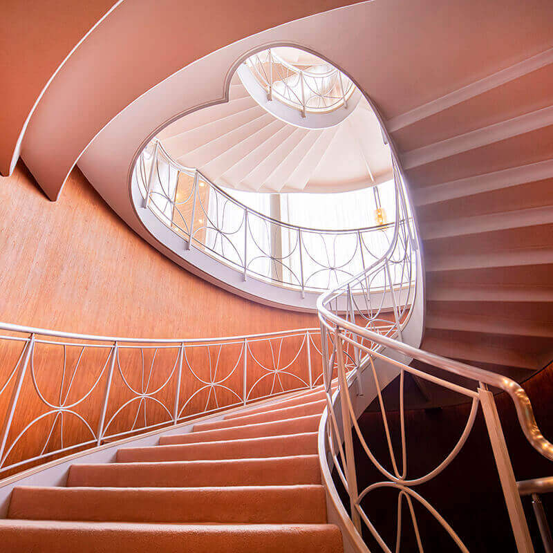 【ウェスティン都ホテル京都】村野藤吾の名作ホテル特別案内、アフタヌーンティー付き